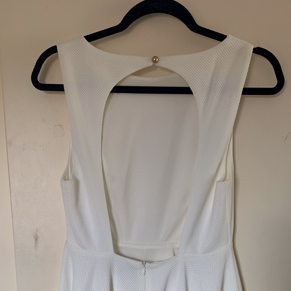 Pretty White Open Back Dress - Picture 5 of 8